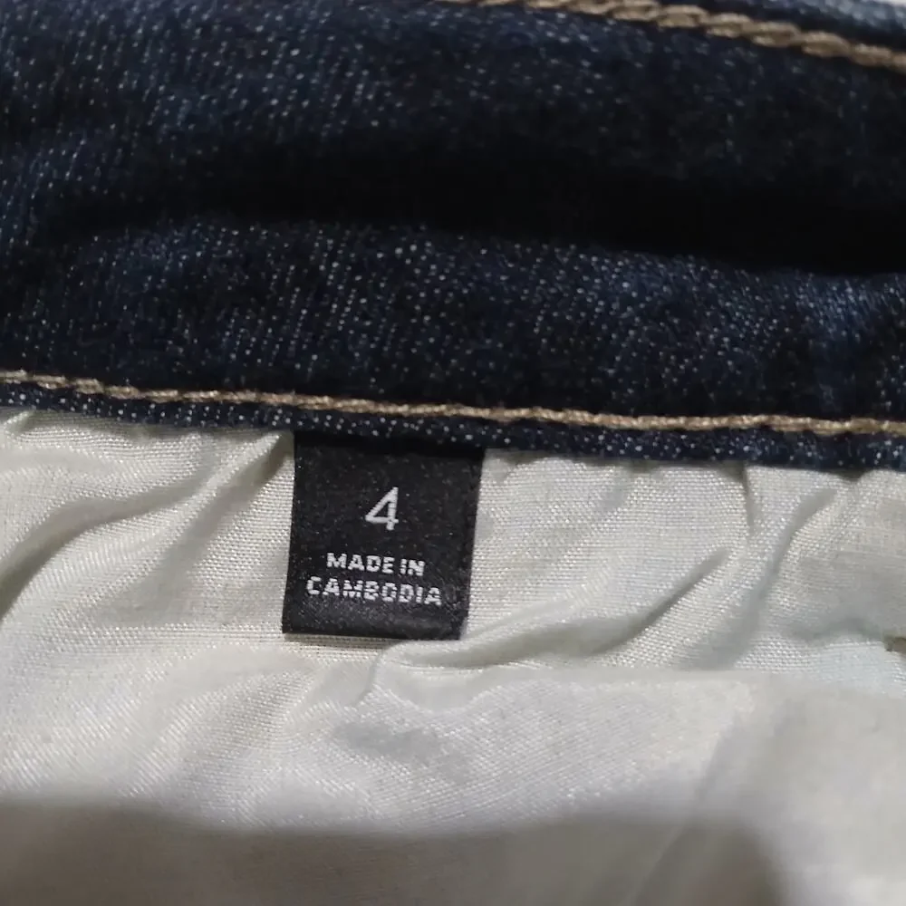 Simply Vera Vera Wang Denim 4 Capri Mid Rise Dark-Wash Straight Leg